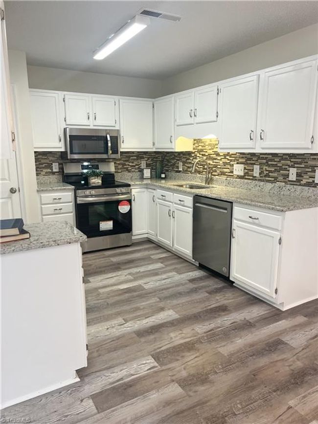 5506 Greenfield Way, House other with 3 bedrooms, 2 bathrooms and null parking in Mc Leansville NC | Image 7