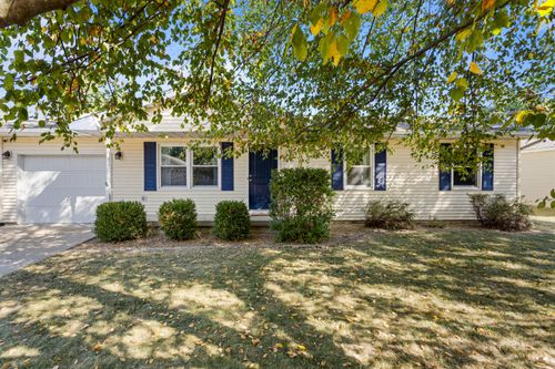 2116 Robin Rd, Mahomet, IL, 61853-9464 | Card Image