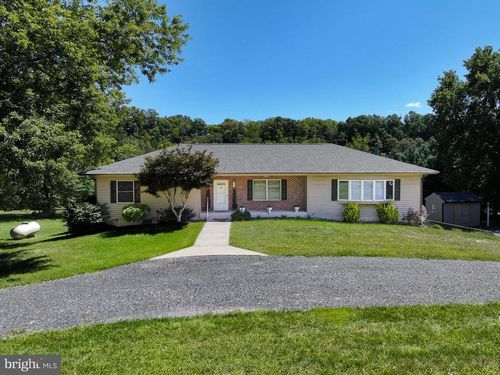 861 Battlefield Bluff Dr, New Market, VA, 22844-2032 | Card Image