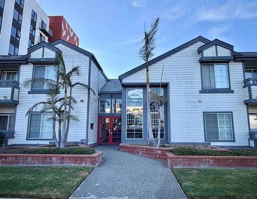 208-3950 Cleveland Ave, San Diego, CA, 92103-3450 | Card Image