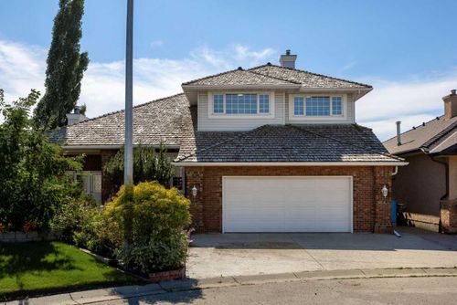 21 Douglas Woods Manor Se, Calgary, AB, T2Z2E7 | Card Image