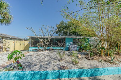 1024 Apache Trl, CLEARWATER, FL, 33755-1801 | Card Image