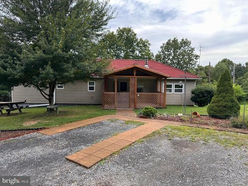 564 Shade Ln, BERKELEY SPRINGS, WV, 25411-3752 | Card Image