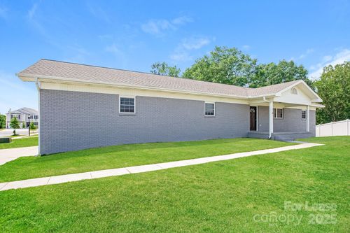 9820 Pollie Little Ln, Charlotte, NC, 28214-9717 | Card Image