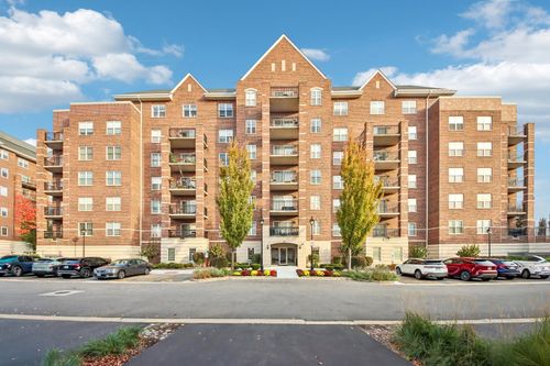 406-390 W Mahogany Ct, Palatine, IL, 60067-7802 | Card Image