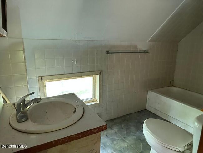 425 Barbour St, House other with 2 bedrooms, 1 bathrooms and 4 parking in North Adams MA | Image 25