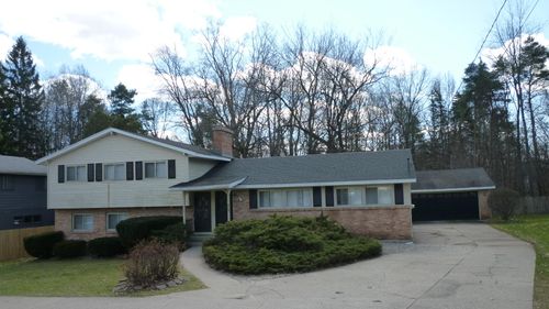 4704 Burton Street Se, Grand Rapids, MI, 49546 | Card Image