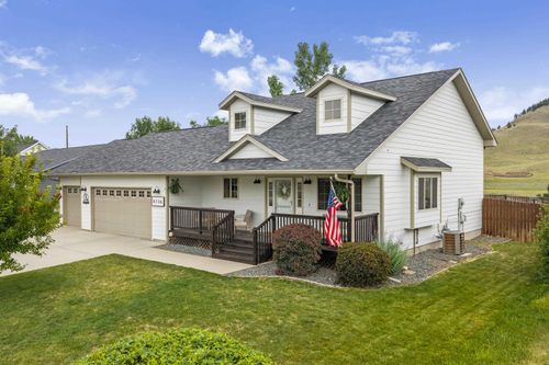 8736 Steamboat Ln, Summerset, SD, 57769-6212 | Card Image