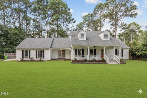 3226 Circle Dr, Farmville, NC, 27828-1679 | Card Image