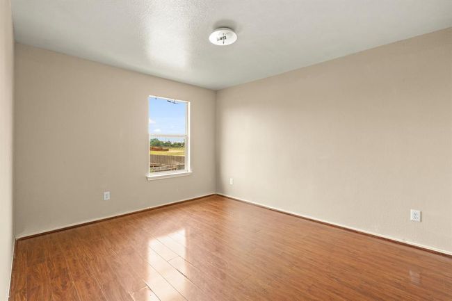 Upstairs Guest Bedroom (1) | Image 16