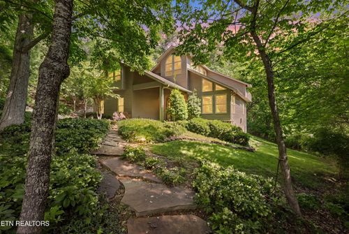 8940 Kelsey Ln, Knoxville, TN, 37922-6455 | Card Image