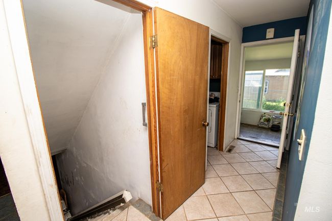 stairs to downstairs | Image 35
