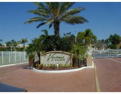 2271-2271 Sw 80th Ter, Miramar, FL, 33025-2289 | Card Image