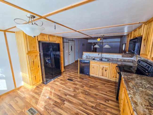 Kitchen | Image 9