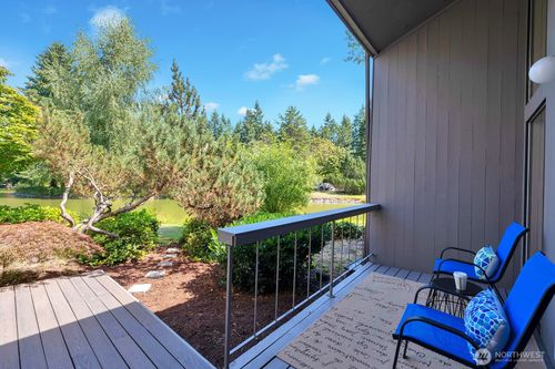 apt-586-13896 Ne 66th St, Redmond, WA, 98052-9741 | Card Image