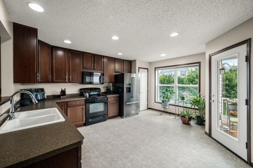 5062 French Dr N, Hugo, MN, 55038-6304 | Card Image