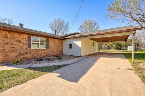 241 County Street 2800, Minco, OK, 73059-8037 | Card Image