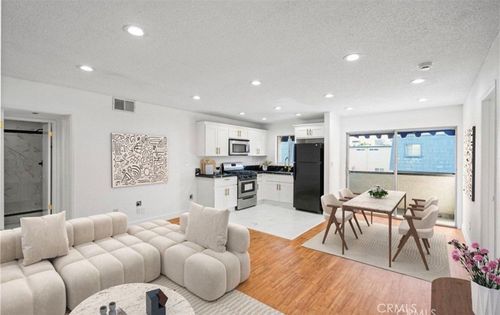 333-18530 Hatteras St, Tarzana, CA, 91356 | Card Image