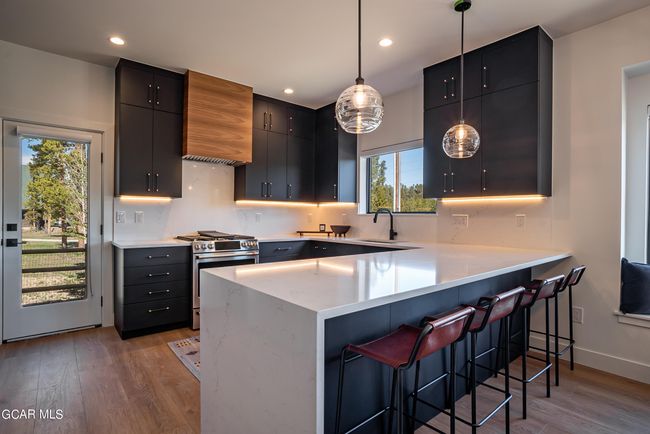 **Staged Photos of Bldg 1 (1058) | Image 10