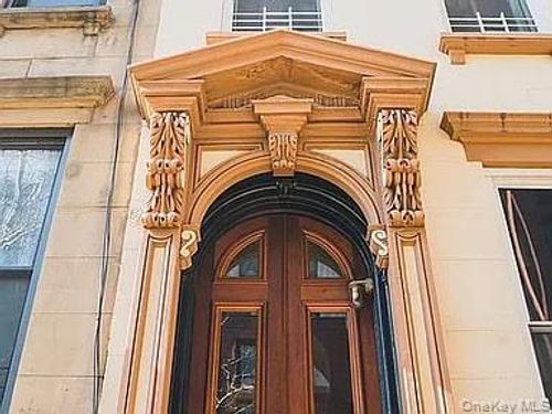 526 Carlton Ave, Brooklyn, NY, 11238-3003 | Card Image