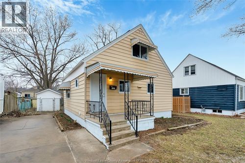 1327 Tourangeau Rd, Windsor, ON, N8Y4J1 | Card Image