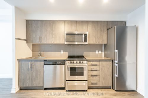 212-1700 Avenue Rd, North York, ON, M5M0B3 | Card Image