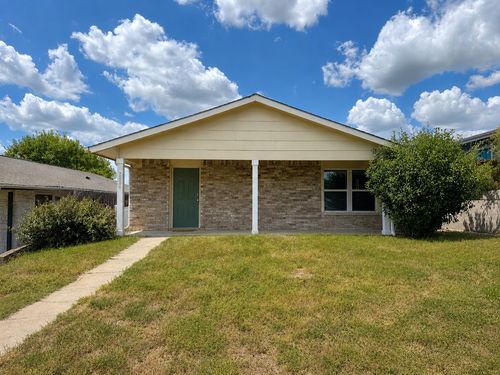 5624 Signal Pt, Austin, TX, 78724-6157 | Card Image