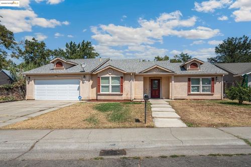 1013 Los Robles Blvd, Sacramento, CA, 95838-4411 | Card Image