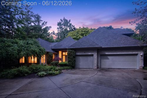 2197 S State Rd, Davison, MI, 48423-8701 | Card Image