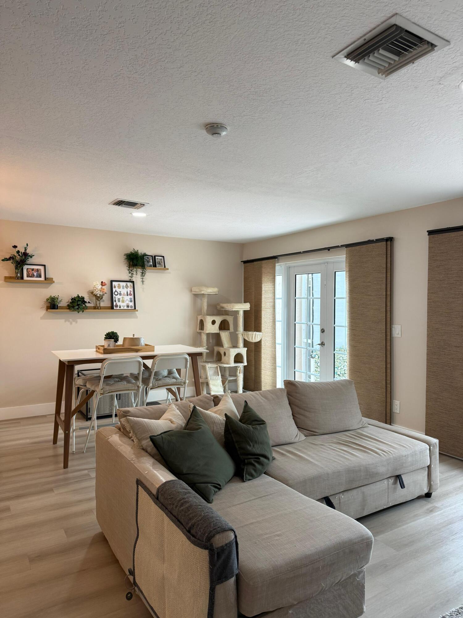 Residential Lease in Deerfield Beach 2