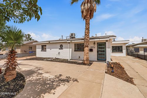 8832 Mount Hagan Dr, El Paso, TX, 79904-2132 | Card Image