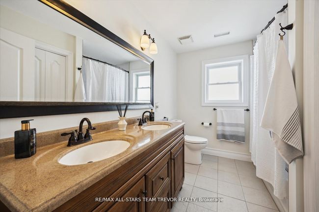 27 Corbett Cres, House other with 3 bedrooms, 4 bathrooms and 5 parking in Aurora ON | Image 22