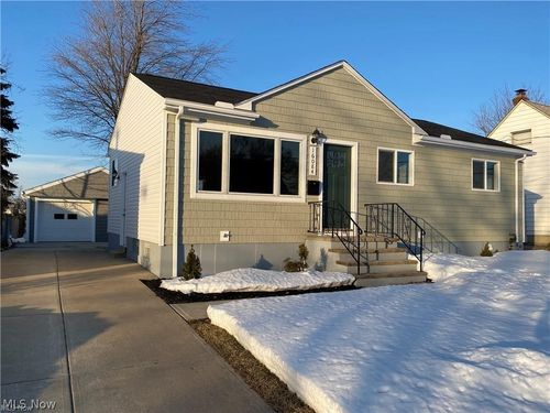 16084 Harrison Dr, Brook Park, OH, 44142-1937 | Card Image