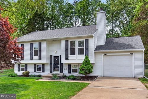 6914 Ridge Way Dr, FREDERICKSBURG, VA, 22407-6276 | Card Image