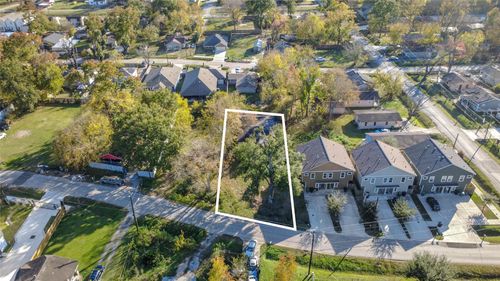 1039 Marcolin St, Houston, TX, 77088-5168 | Card Image