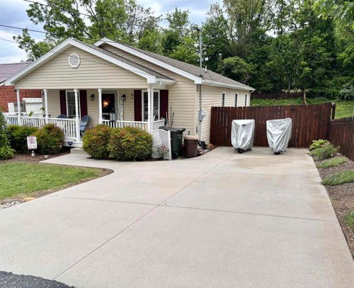a-341A Campbell St, Staunton, VA, 24401-5016 | Card Image