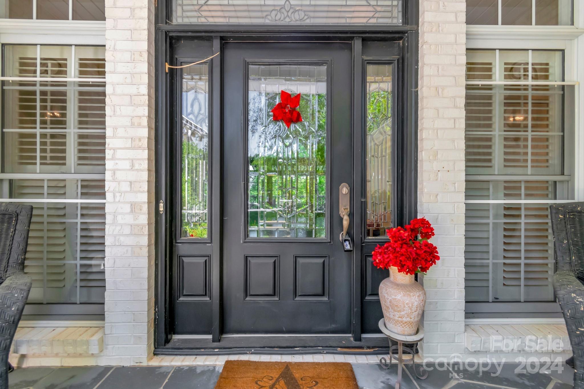 Shore Dr, Hickory, NC 28601