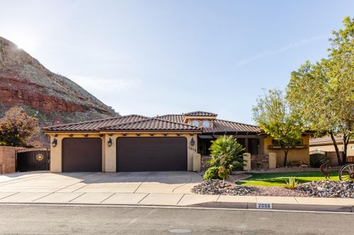 2056 S Great Basin Dr, Washington, UT, 84780-8323 | Card Image