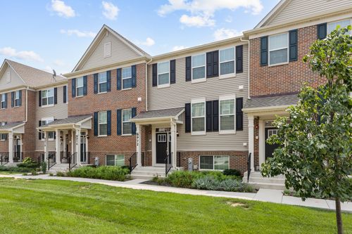 0-8972 Dolby St, Huntley, IL, 60142-6040 | Card Image