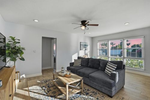 3820 Talbot St, San Diego, CA, 92106-2820 | Card Image