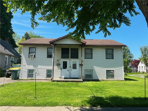 121 Warner St, Rochester, NY, 14606-1811 | Card Image