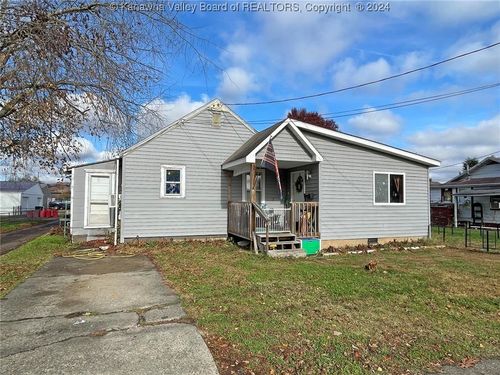 301 & 301 1/2 22nd Street, Dunbar, WV, 25064 | Card Image