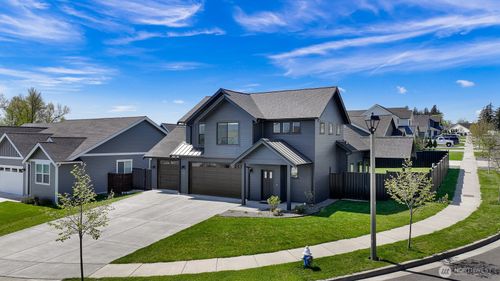 2163 Lagerwey Cir, Lynden, WA, 98264-8623 | Card Image