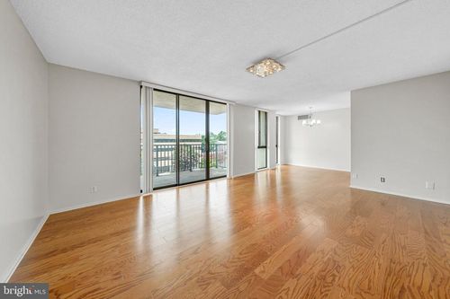 313-6800 Fleetwood Rd, MCLEAN, VA, 22101-3606 | Card Image