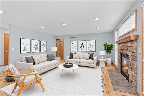 7605 W Windrush Lane, Franklin, WI, 53132 | Card Image