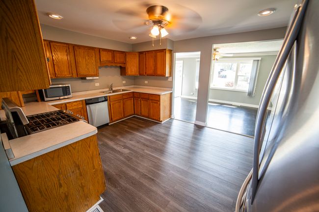 9048 Martin Ln, House other with 4 bedrooms, 2 bathrooms and null parking in Bridgeview IL | Image 4