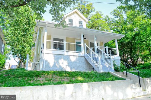 4105 30th St, MOUNT RAINIER, MD, 20712-1835 | Card Image