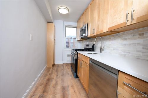 6m-3 Sadore Ln, Yonkers, NY, 10710-4760 | Card Image
