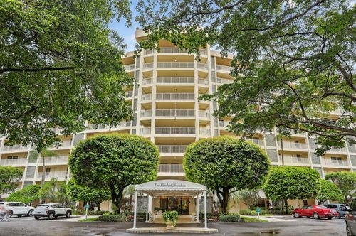 909-3499 Oaks Way, Pompano Beach, FL, 33069-5392 | Card Image