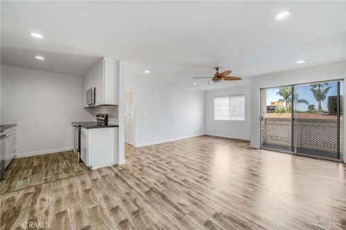 3565 Linden Ave, Long Beach, CA, 90807-4538 | Card Image